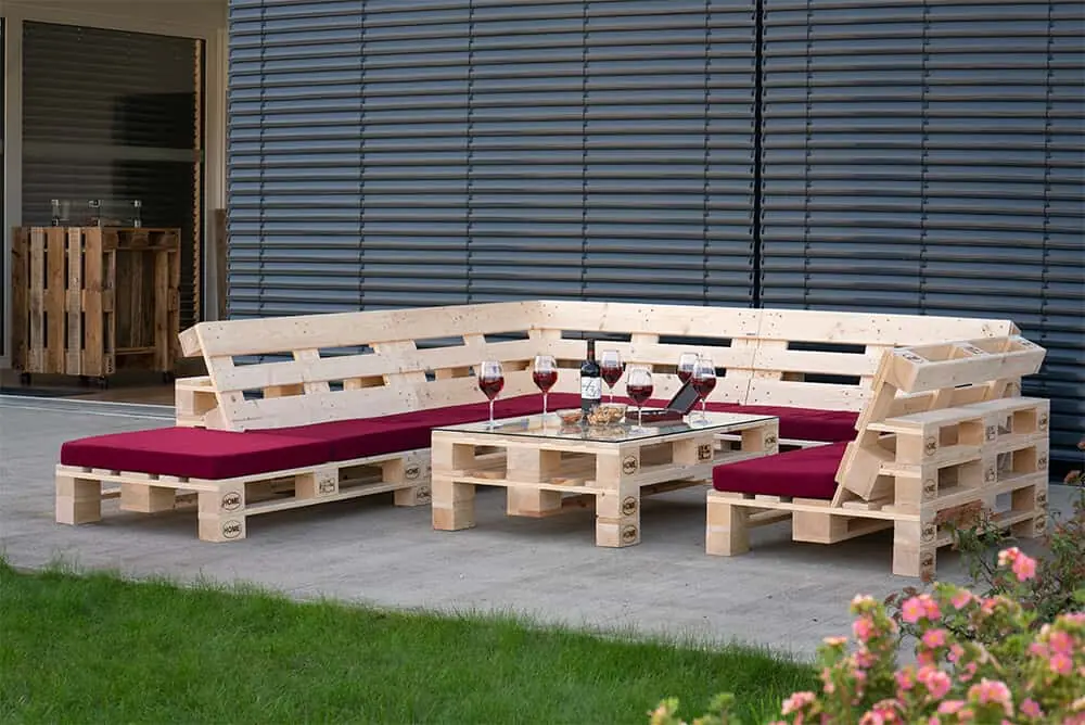 Palettenlounge PALazzo aus neuen Paletten